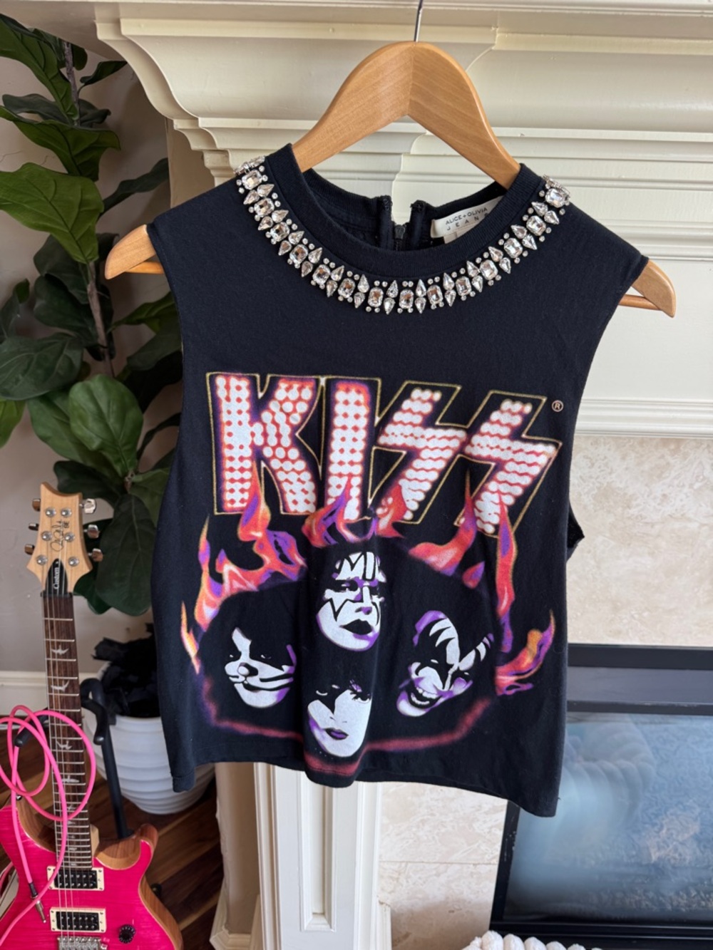 Alice + Olivia Miller Embellished Kiss Muscle Tee Size XS/S